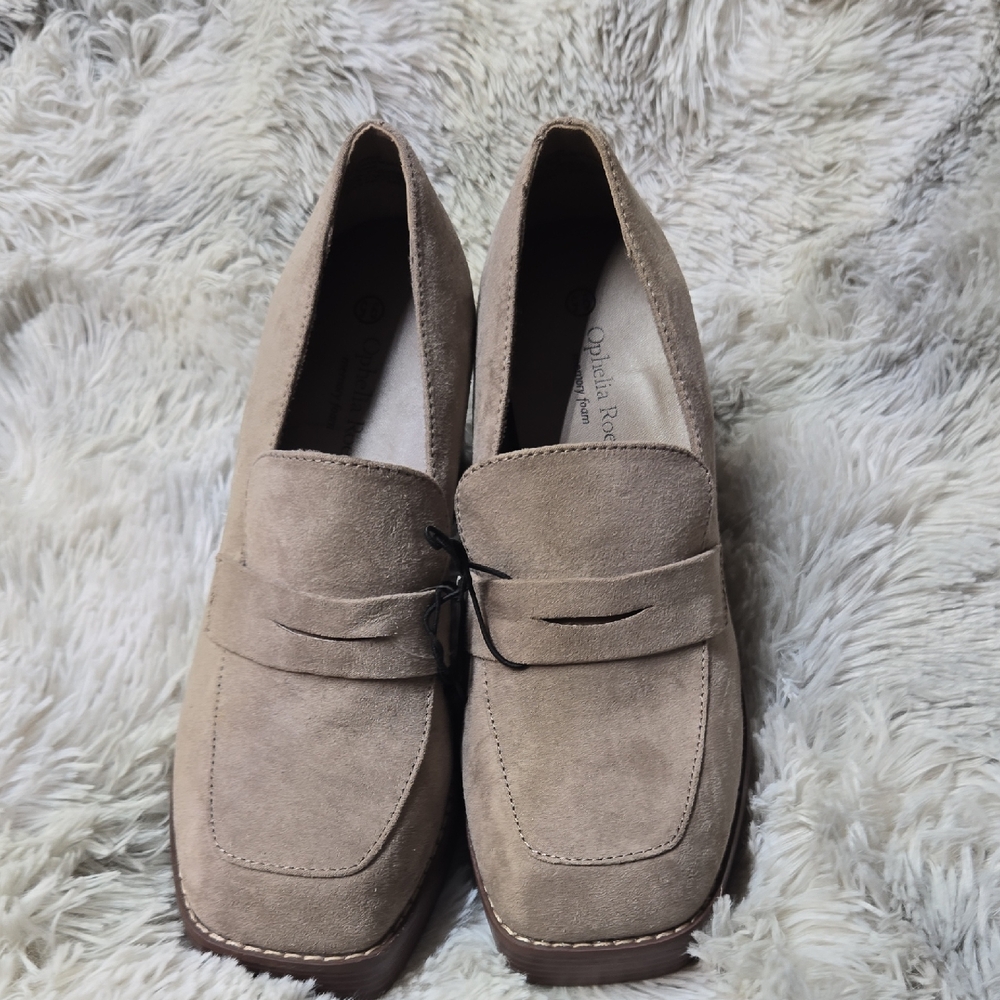Elegant Tan Loafers for Women